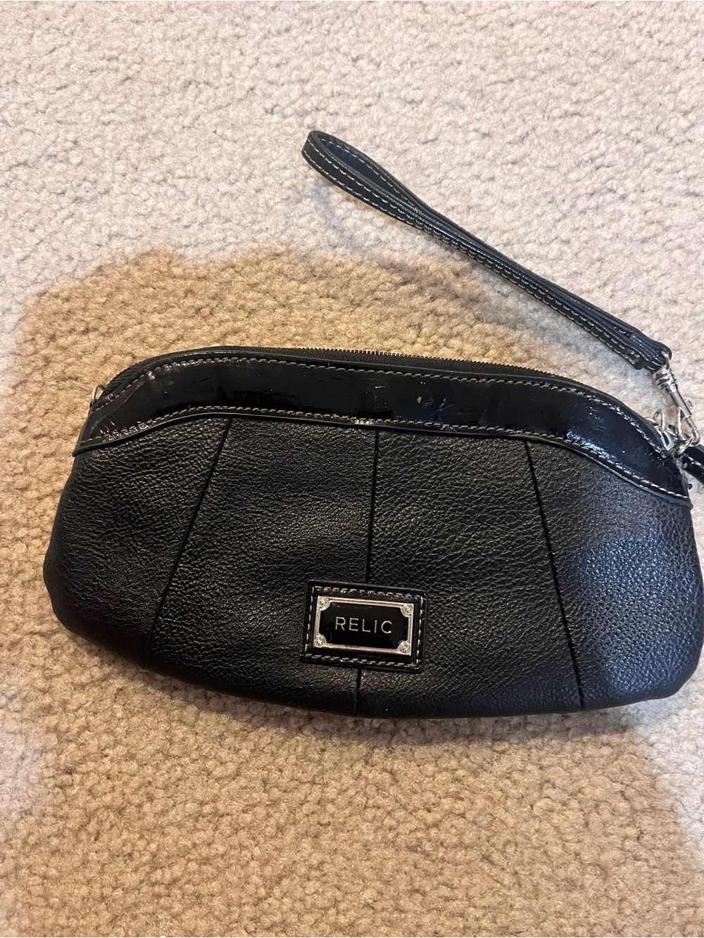 Relic vintage classic Black Leather Wristlet Clutch